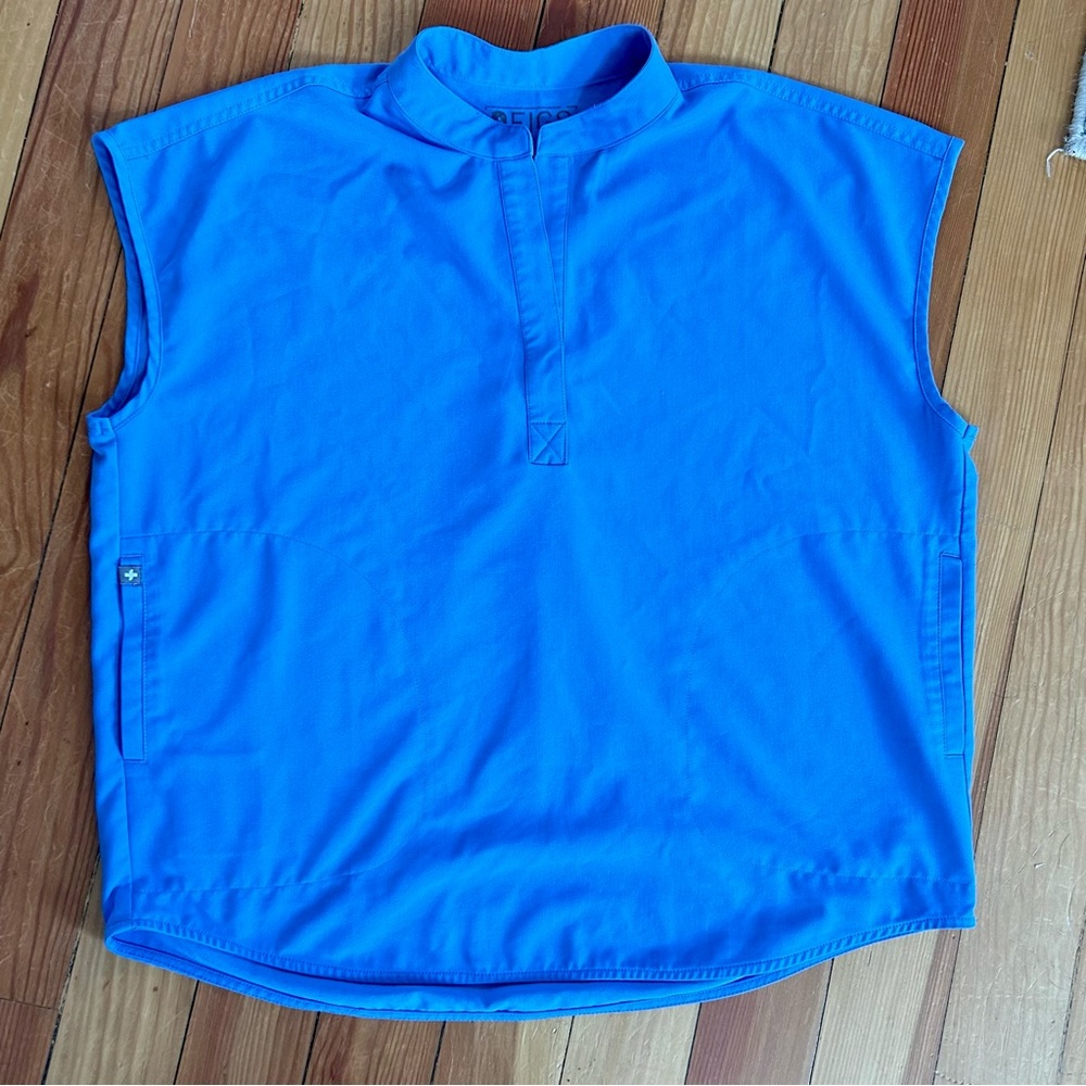 Set of Figs scrubs - M yola pants, S Rafaela top - ceil blue